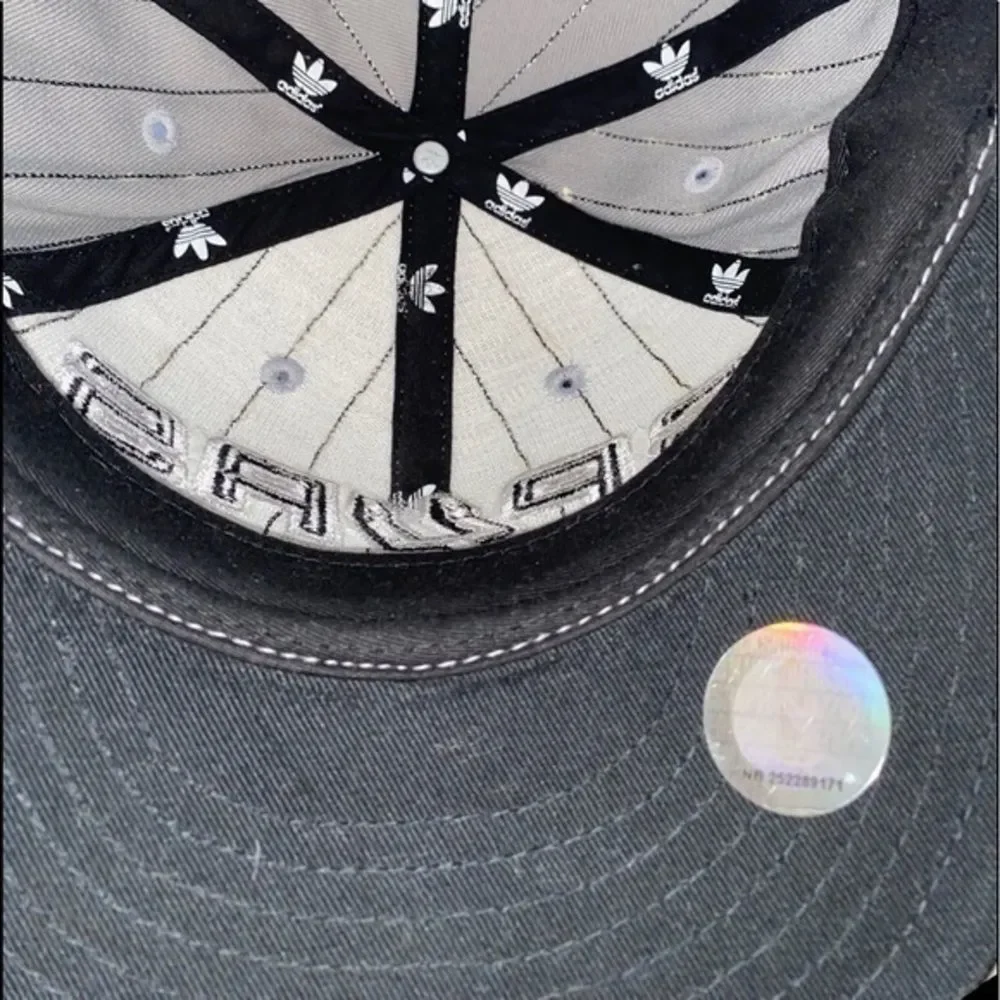 𝅺Adidas San Antonio spurs snap back - Picture 4 of 4